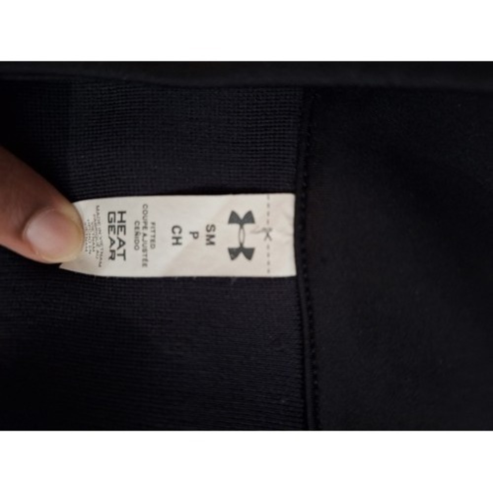 UnderArmour Heat Gear Fitted 1/4 Zip With Vented/Open Back - Picture 5 of 5